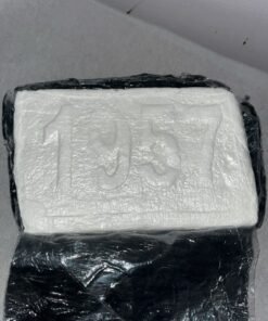 shiny, flaky scales with a soft, slightly moist feel. No chunks or powder. Store in cool, dry place. Pure Colombian YaYo apperance